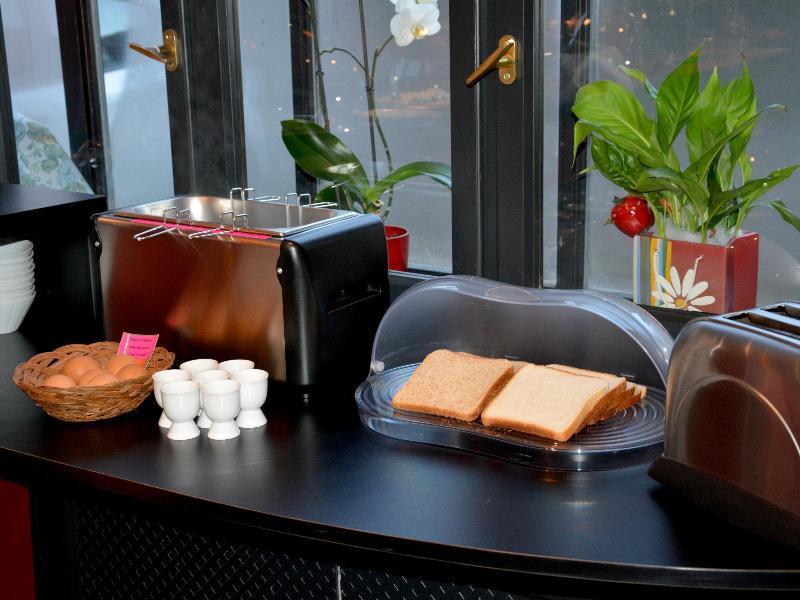 Logis Hotel Du Centre - Halte Ideale En Cyclotourisme Avec Garage A Velos Clos Мольсайм Экстерьер фото