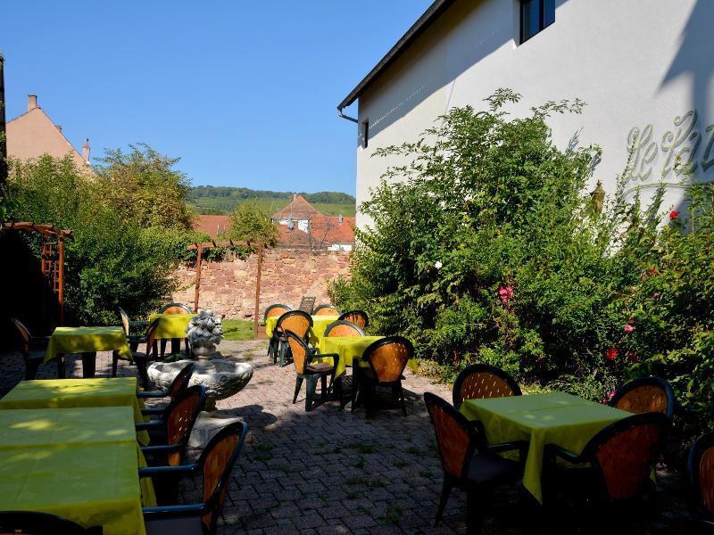Logis Hotel Du Centre - Halte Ideale En Cyclotourisme Avec Garage A Velos Clos Мольсайм Экстерьер фото