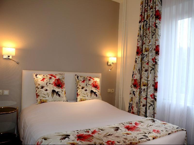 Logis Hotel Du Centre - Halte Ideale En Cyclotourisme Avec Garage A Velos Clos Мольсайм Экстерьер фото