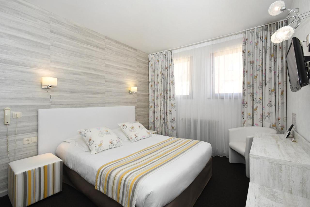 Logis Hotel Du Centre - Halte Ideale En Cyclotourisme Avec Garage A Velos Clos Мольсайм Экстерьер фото
