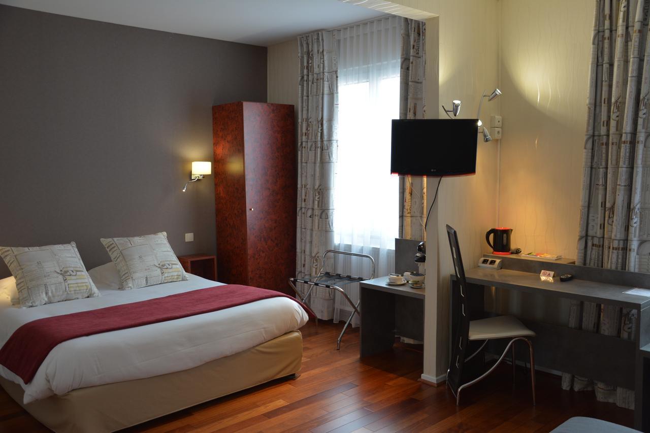 Logis Hotel Du Centre - Halte Ideale En Cyclotourisme Avec Garage A Velos Clos Мольсайм Экстерьер фото