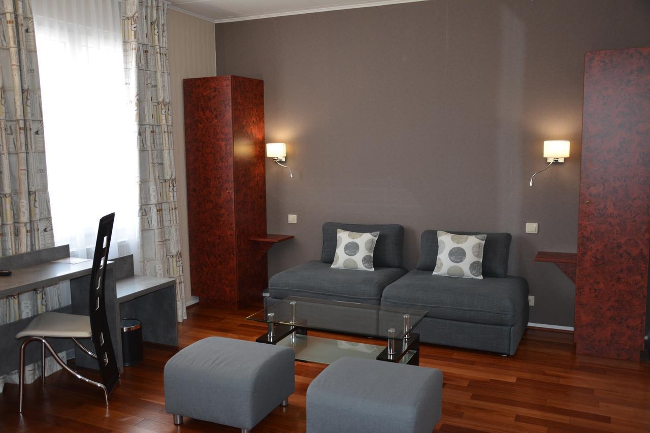 Logis Hotel Du Centre - Halte Ideale En Cyclotourisme Avec Garage A Velos Clos Мольсайм Экстерьер фото